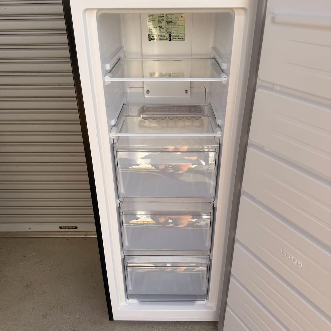 ● 極美品 ツインバード 冷凍庫 HF-E916 161L 2025年製