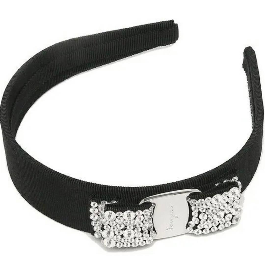 フェラガモ　ラインストーン付き　カチューシャ