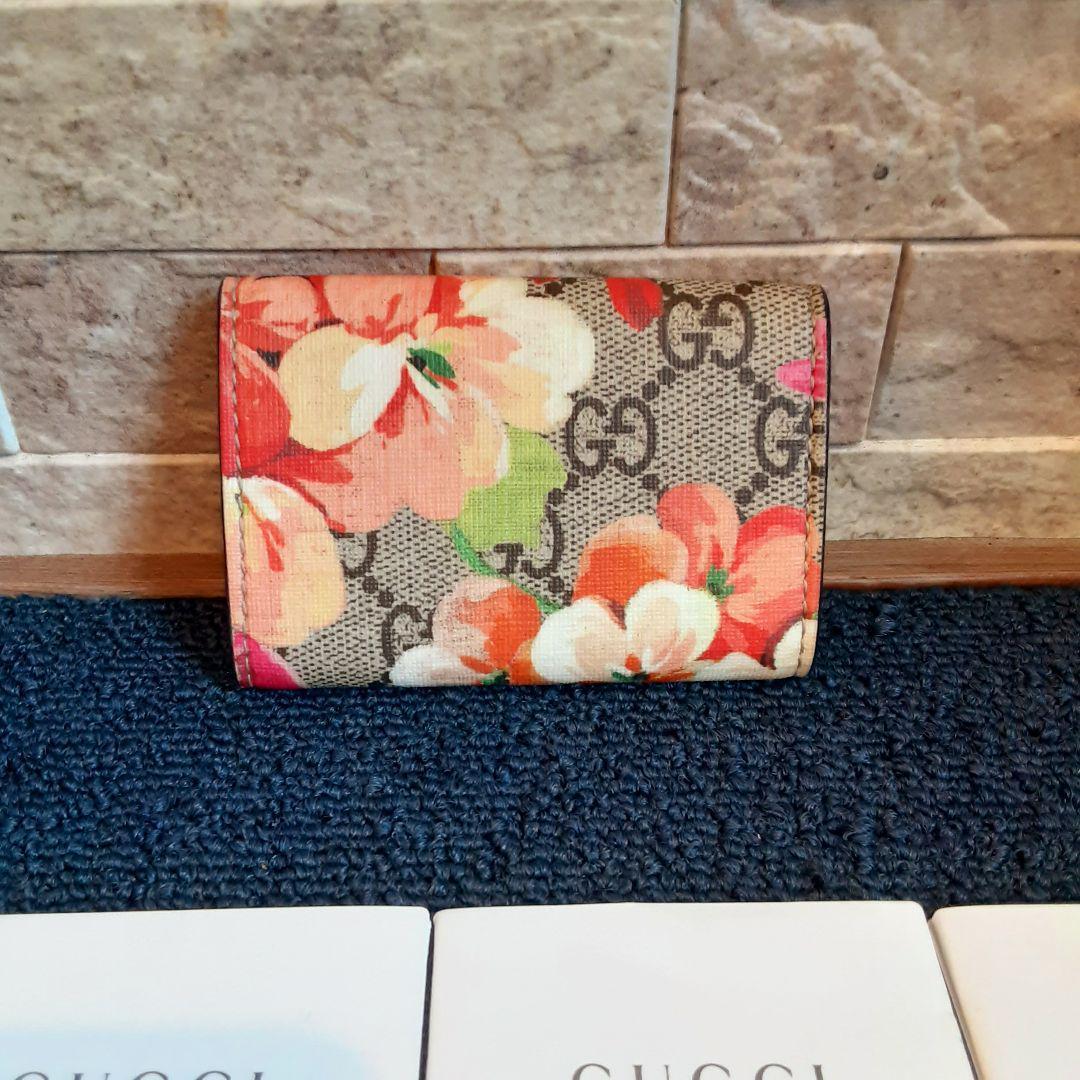 箱付き GUCCI グッチ 花柄 キーケース オシャレデザイン