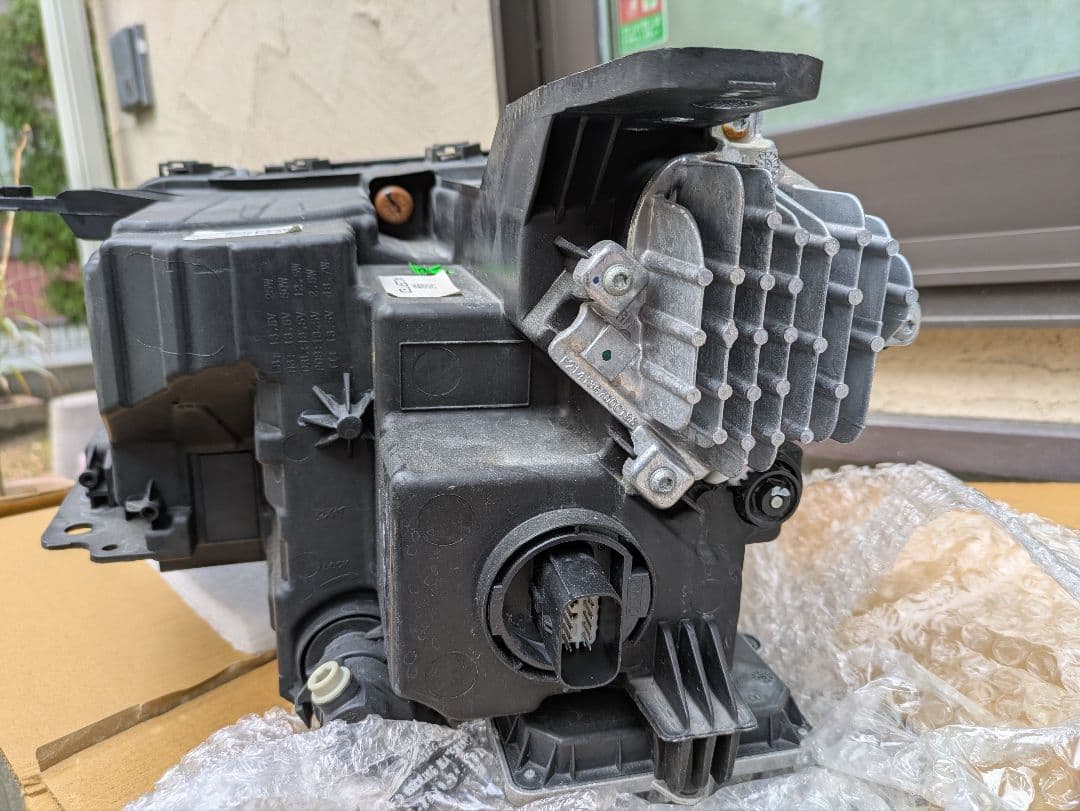 Jeep コマンダー（２代目） （2023年式）右ヘッドライト