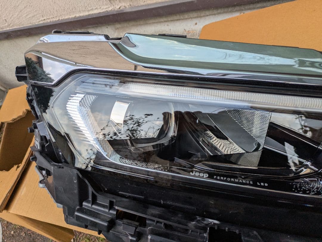 Jeep コマンダー（２代目） （2023年式）右ヘッドライト