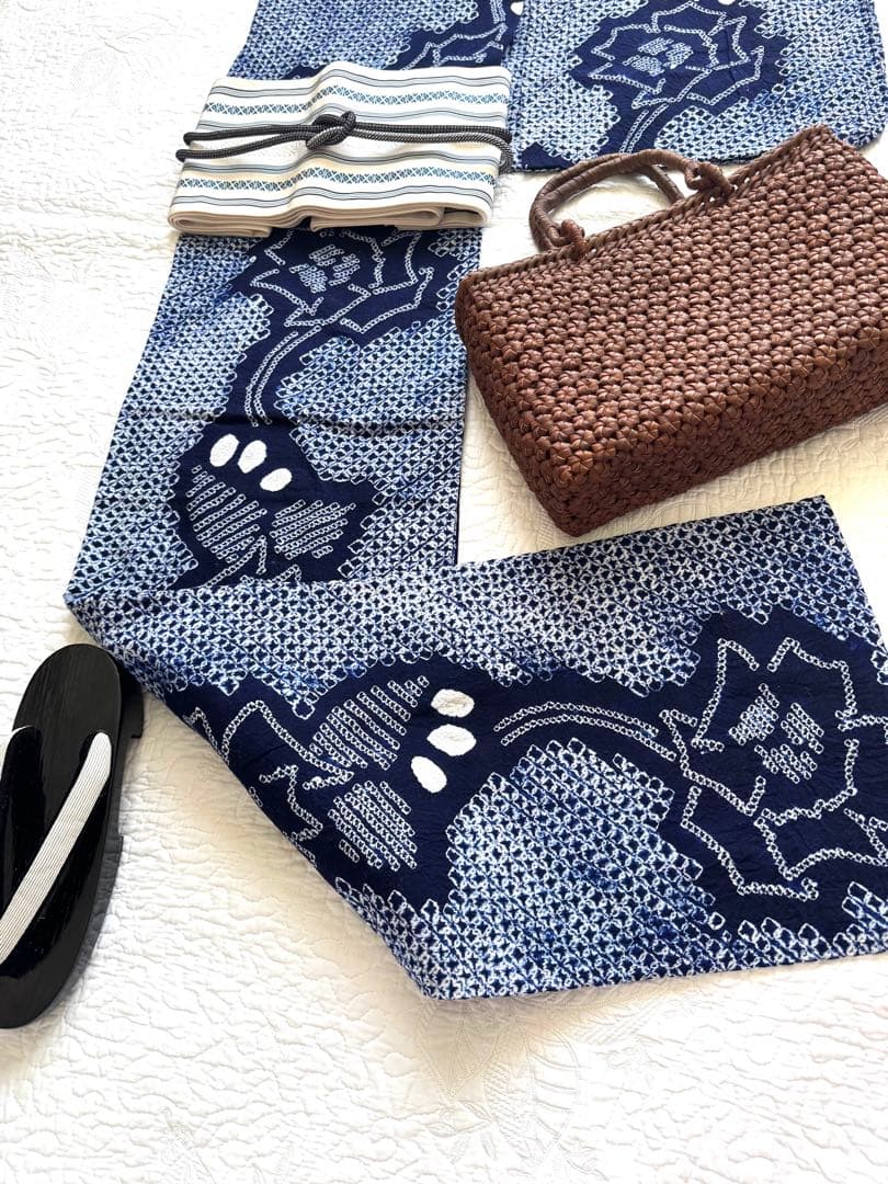 粋な大人の浴衣 ◆ 有松絞り 花繋ぎ 潔いシンプルな藍色 逸品