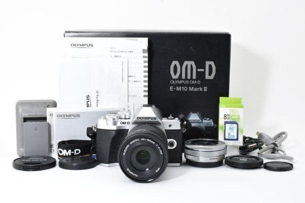 【ほぼ新品】OLYMPUS OM-D E-M10 III ダブルズームキット