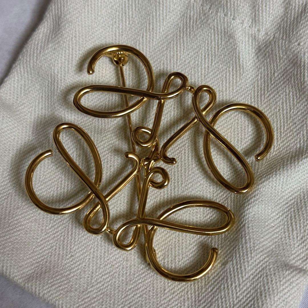 LOEWE ロエベ　ゴールドブローチ