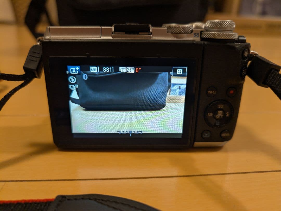 canon eos m6ミラーレス ダブルズームレンズキット+純正単焦点レンズ