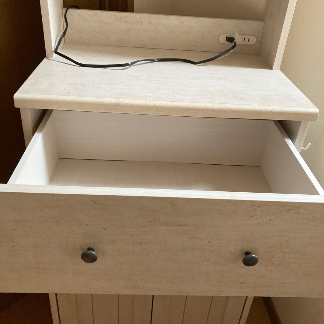 キャビネット（コンセント付き）