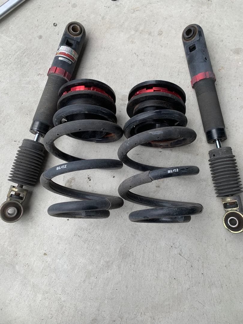 Blitz ZZR アルファード 30 状態は良好で、オイル漏れもありません。