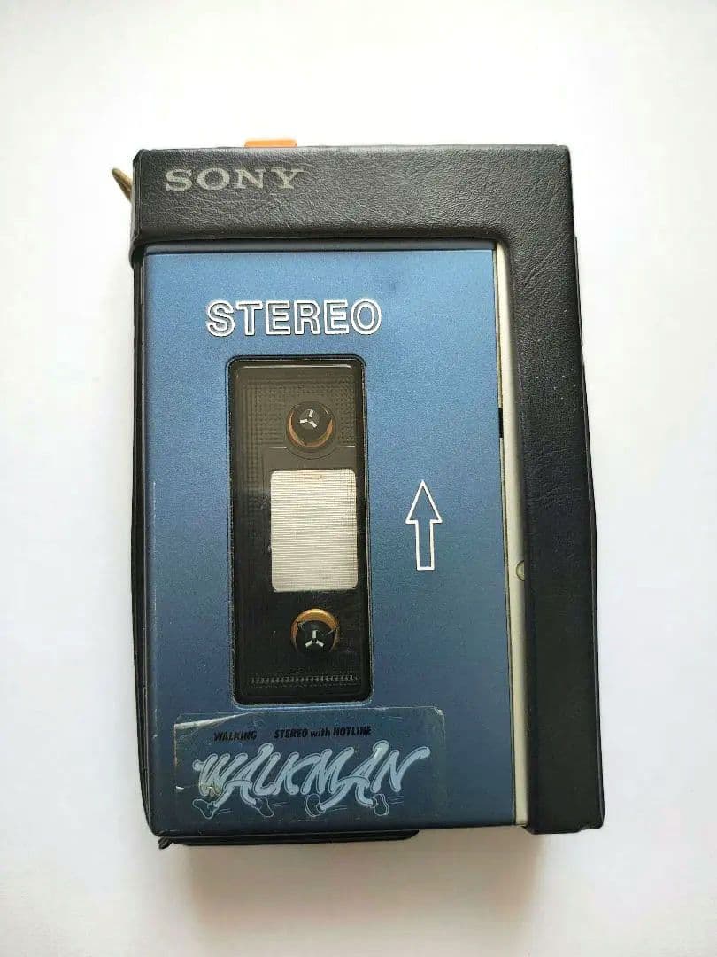 初代ウォークマン TPS-L2 SONY WALKMAN　ケース付き