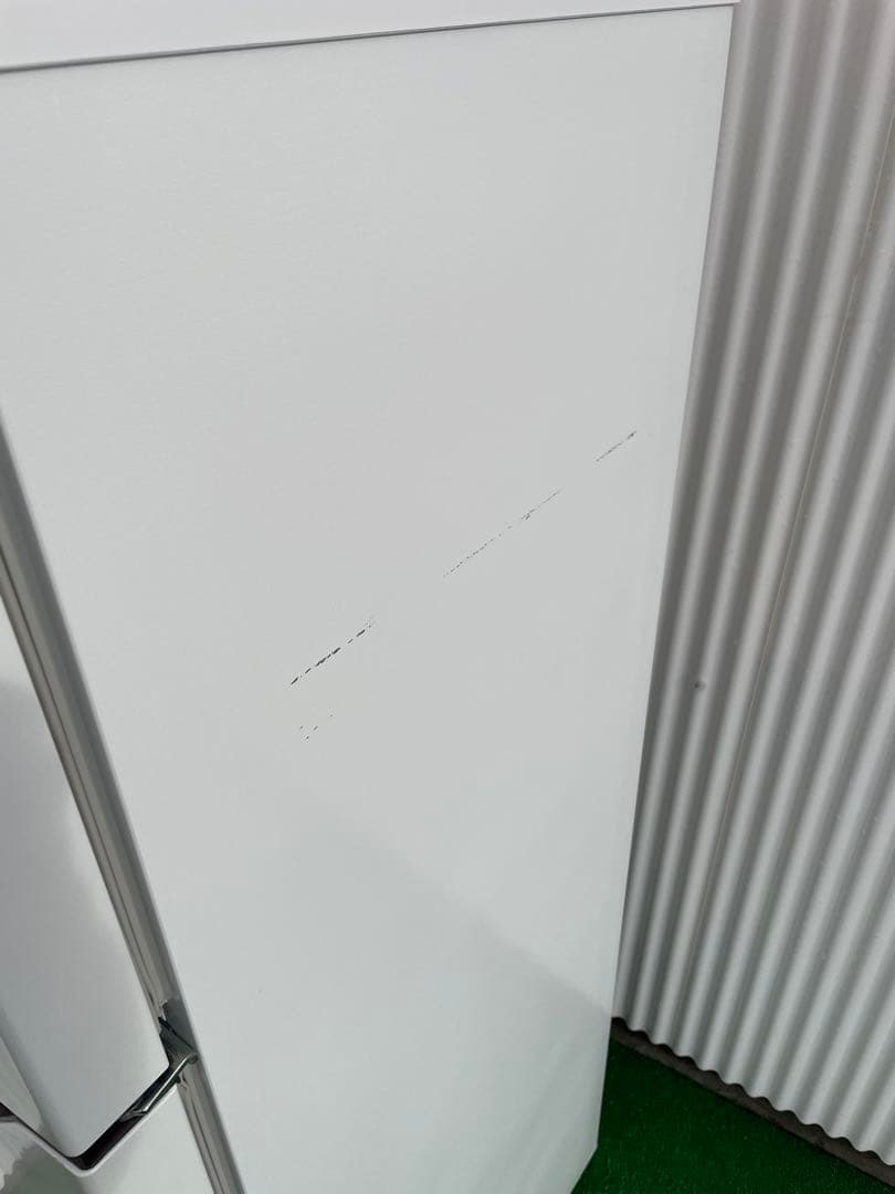 934 ハイセンス おしゃれホワイト2ドア冷蔵庫 トップフリーザー スリム 単身