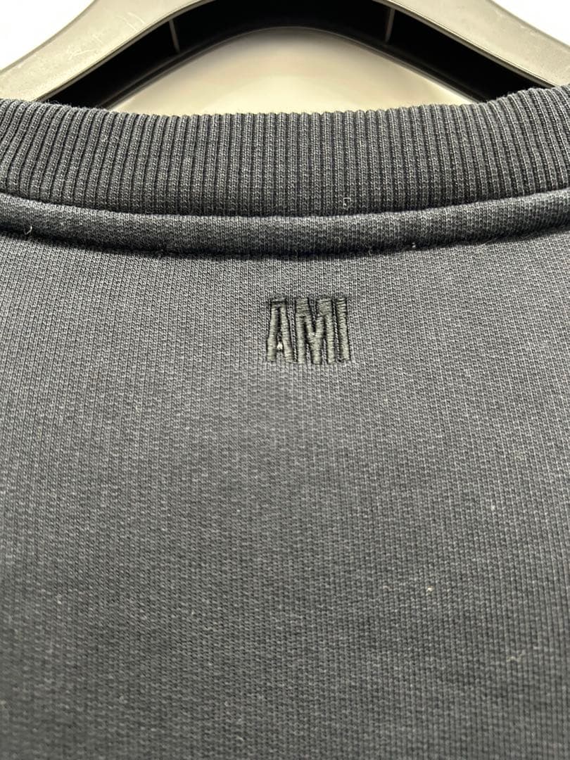 AMI ブラック スウェット トレーナー