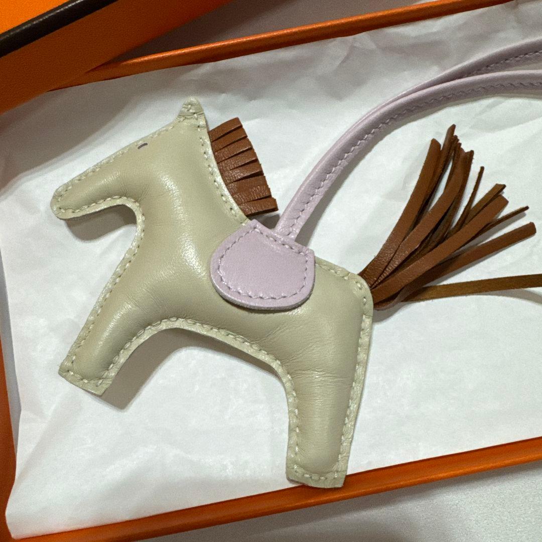 【箱付き】エルメス PM チャーム レザー ベージュ　ピンク　ロデオ