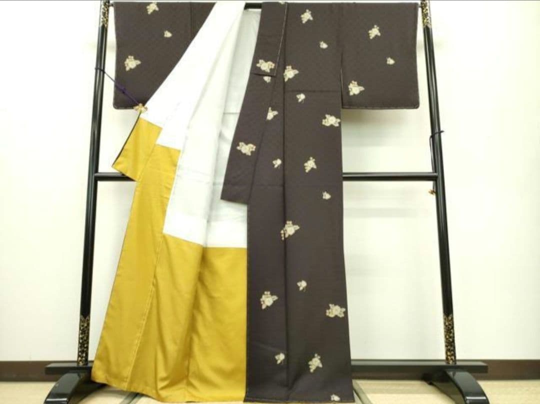 売約済み　未使用 辻ヶ花 飛び柄小紋 163cm　　しつけ付き！　正絹