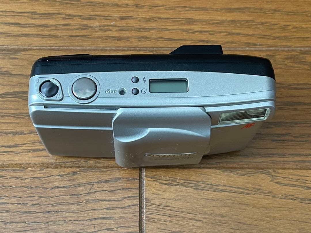 新品電池に入れ替え済み！OLYMPUS SUPERZOOM 70G