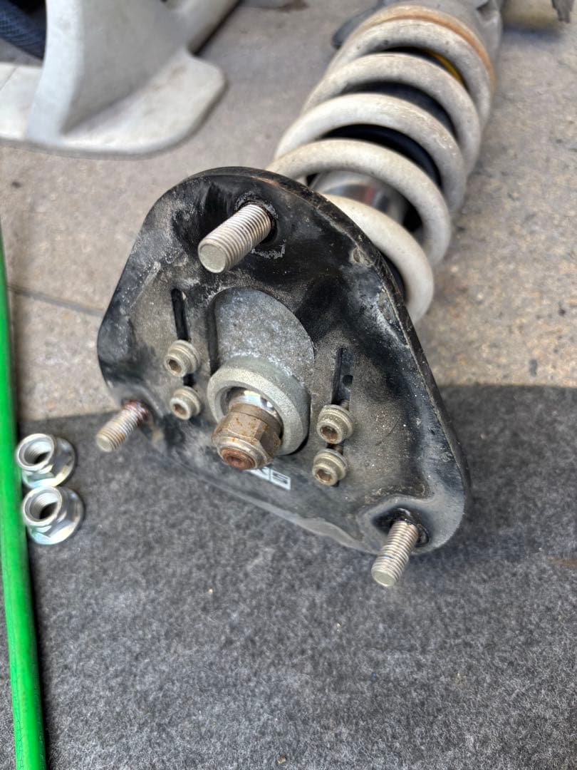 30プリウスHKS車高調ハイパーMAX スタイルX