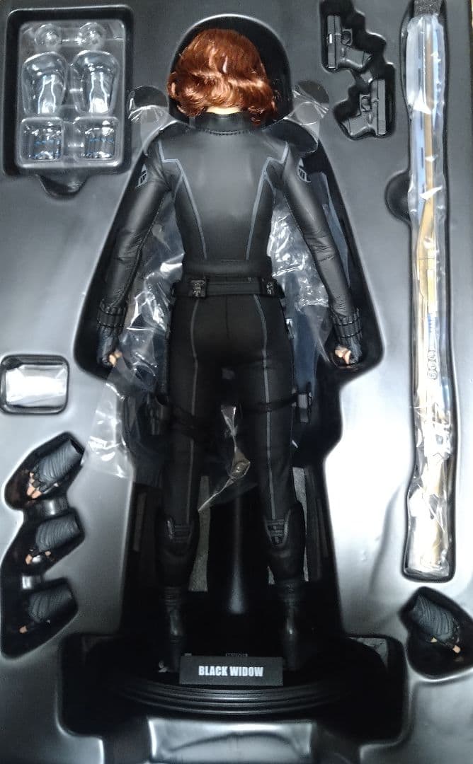 【開封品】hottoys ブラックウィドウ アベンジャーズ　ホットトイズ