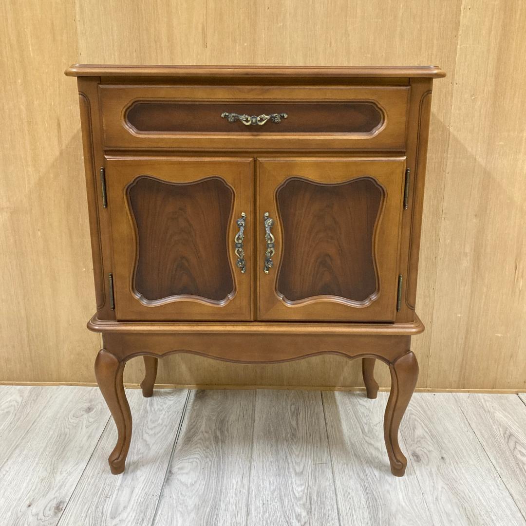 【カリモク】キャビネット 　猫脚 　サイドボード