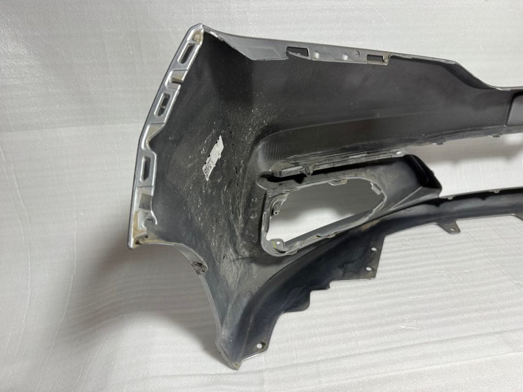 【要補修】ホンダ フィット GK3 純正 フロントバンパー NH830M 中古