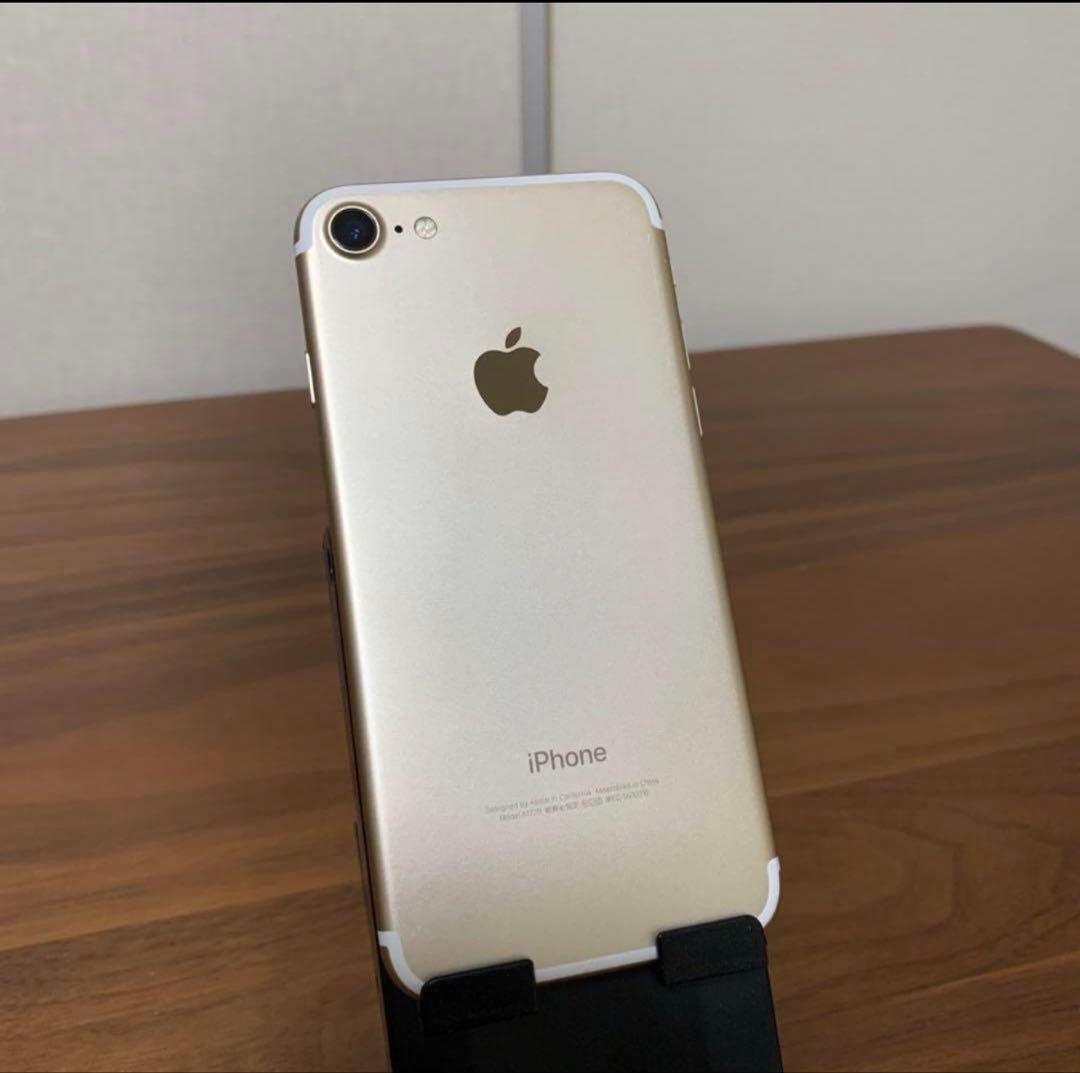 iPhone7 ゴールド　128GB スワロフスキーケース付き