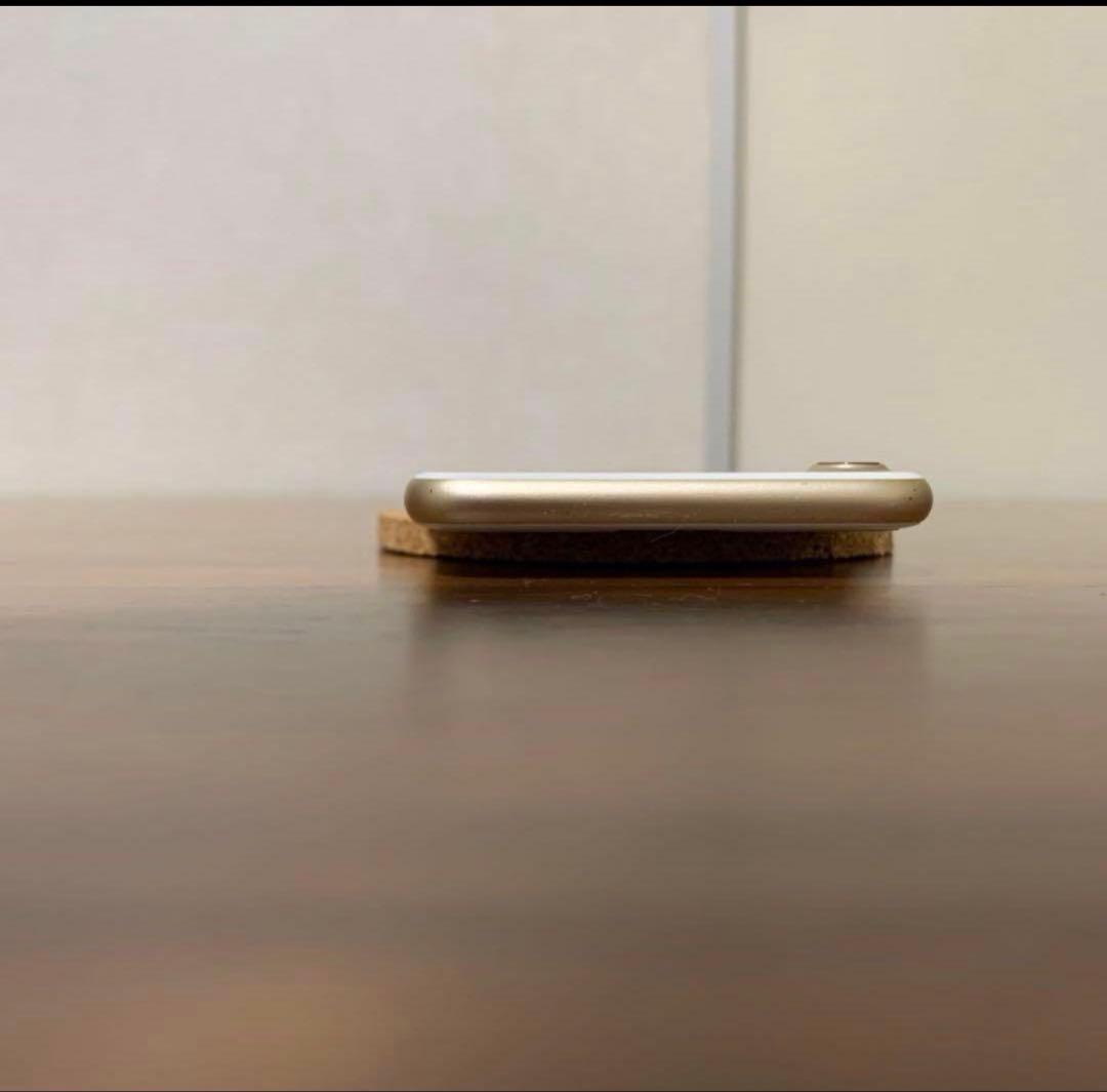 iPhone7 ゴールド　128GB スワロフスキーケース付き