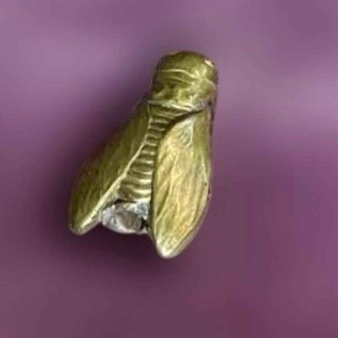 金色 セミ型装飾品　　根付　緒締　骨董　古道具　時代