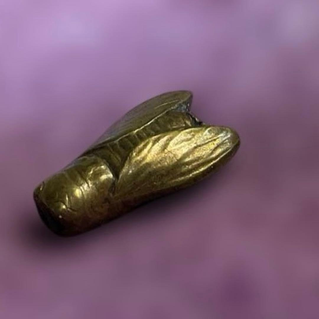 金色 セミ型装飾品　　根付　緒締　骨董　古道具　時代