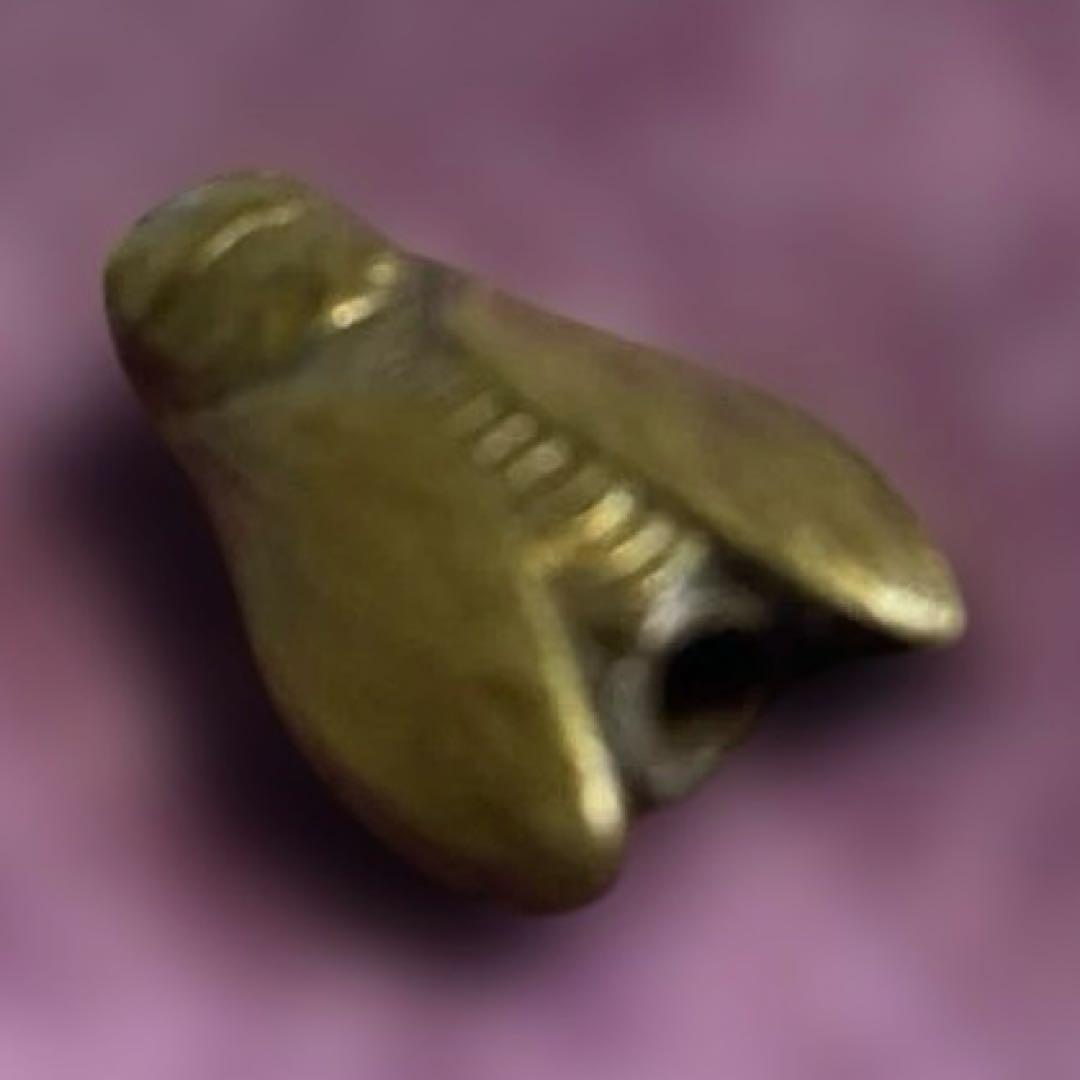 金色 セミ型装飾品　　根付　緒締　骨董　古道具　時代