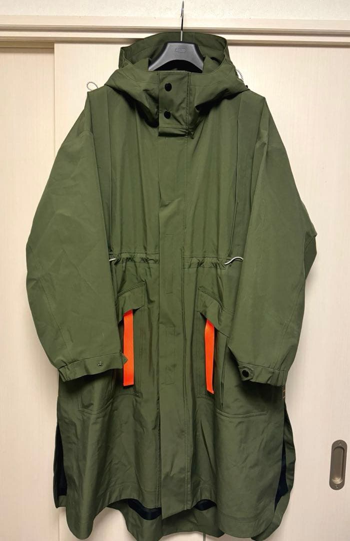 UN3D. ミニマルマウンテンコート オリーブ