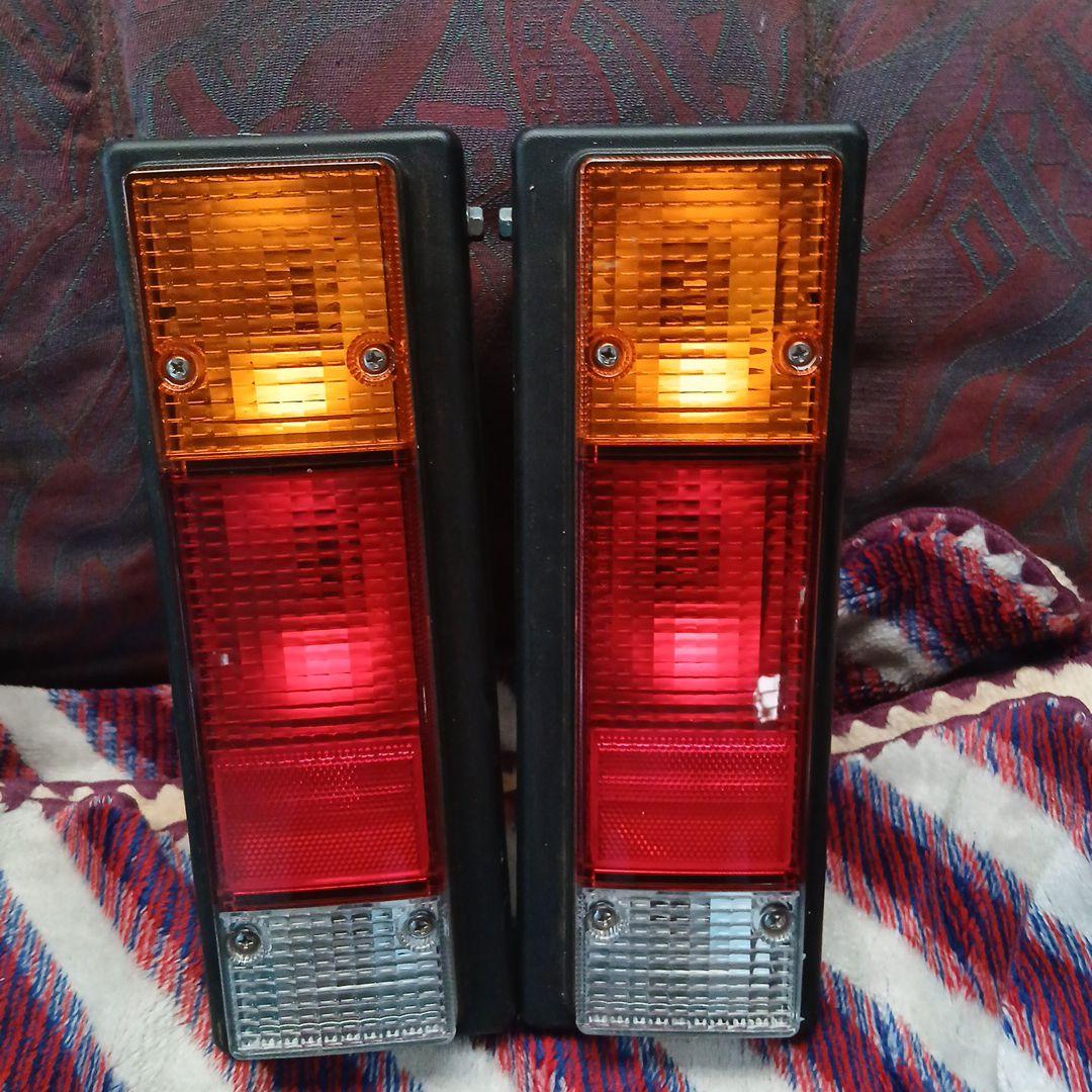 三菱　キャンター　テールランプ　レンズ　ゴールドキャンター　キレイ　ソロキャンプ