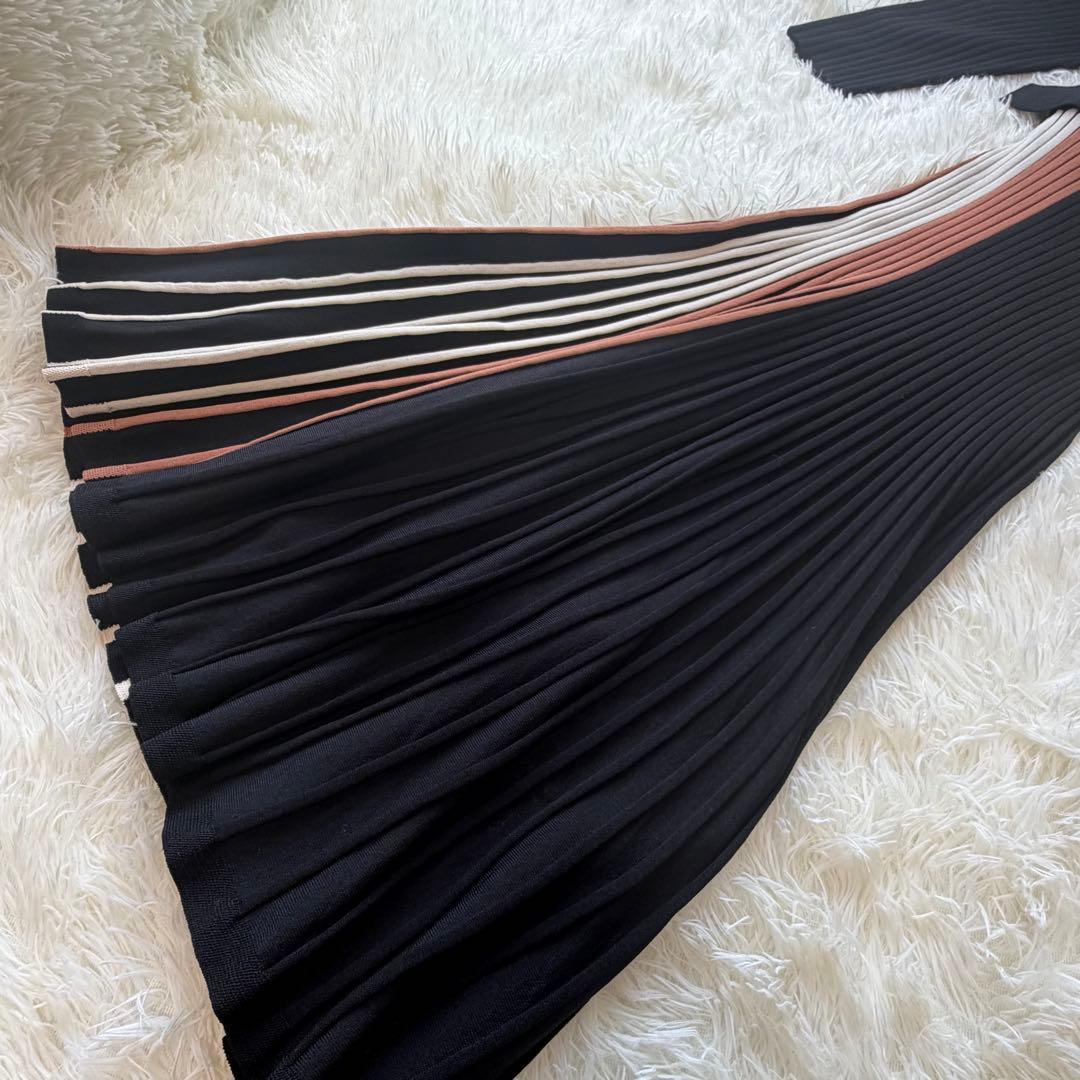 美品　ダイアグラム　スカーフネックニットワンピース　ブラック