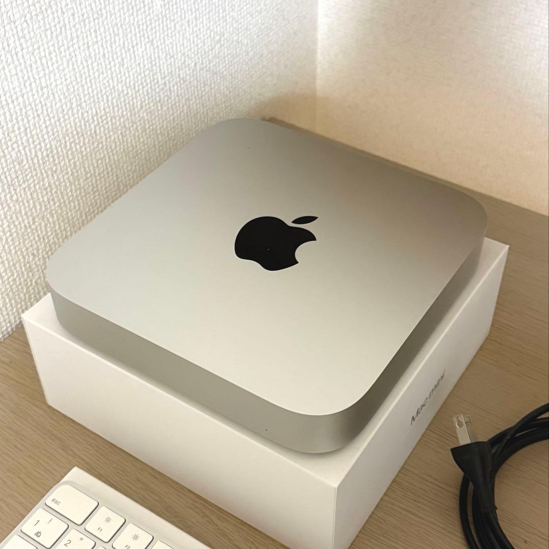 美品 Mac mini M2 8GB 256GBとMagic Keyboard
