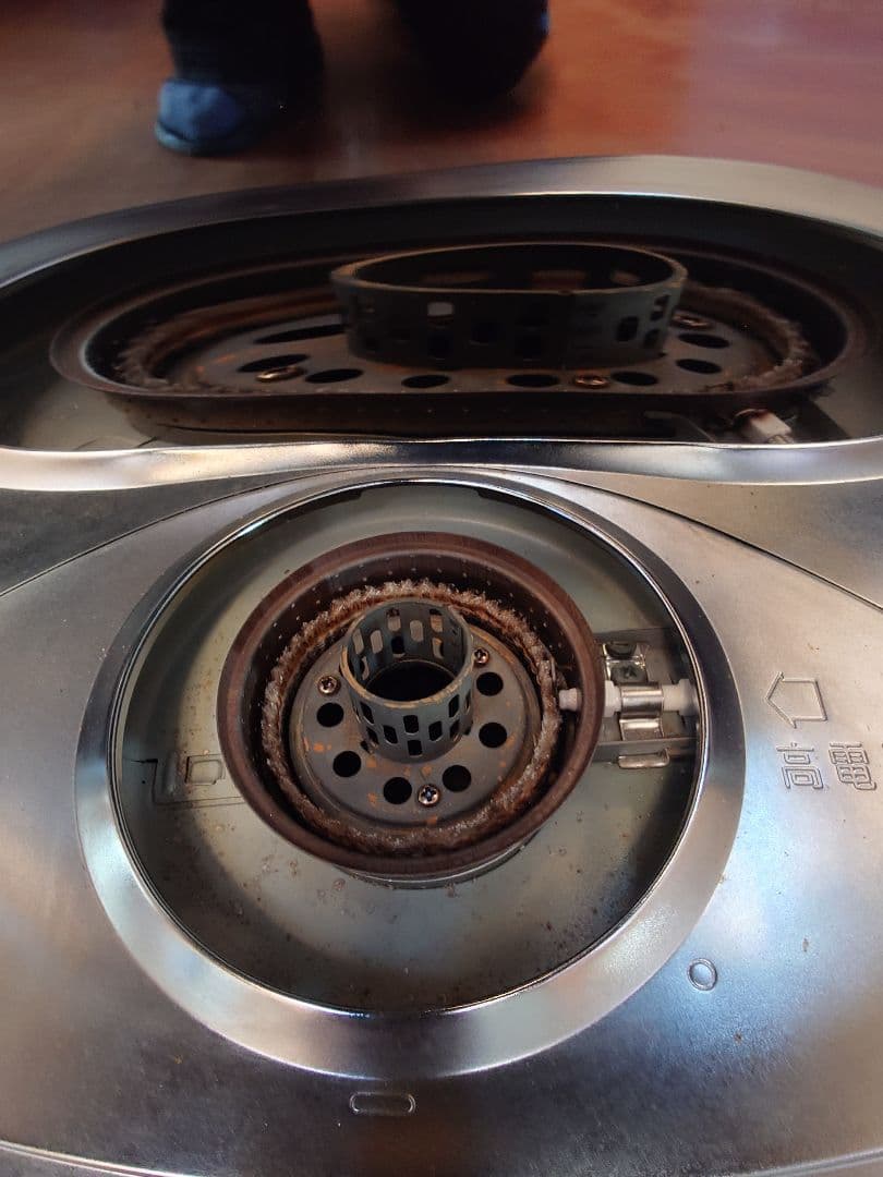 アラジン製石油ストーブ一度使用のみです。