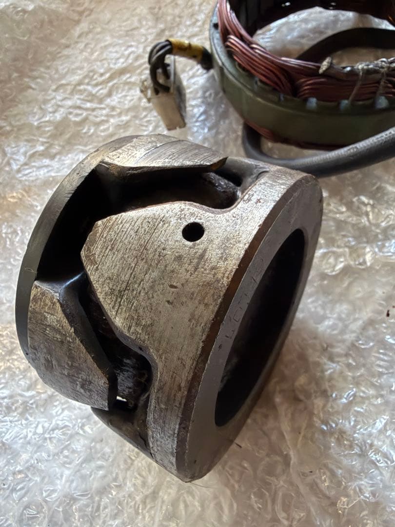 CB750F RC04 ジェネレーター コイル