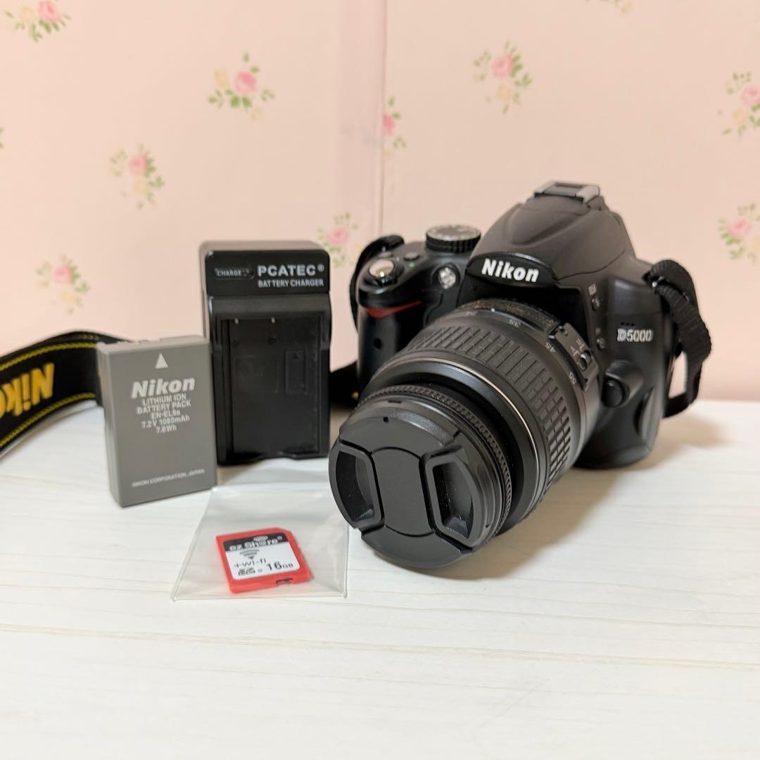 Nikon D5000 一眼レフカメラ