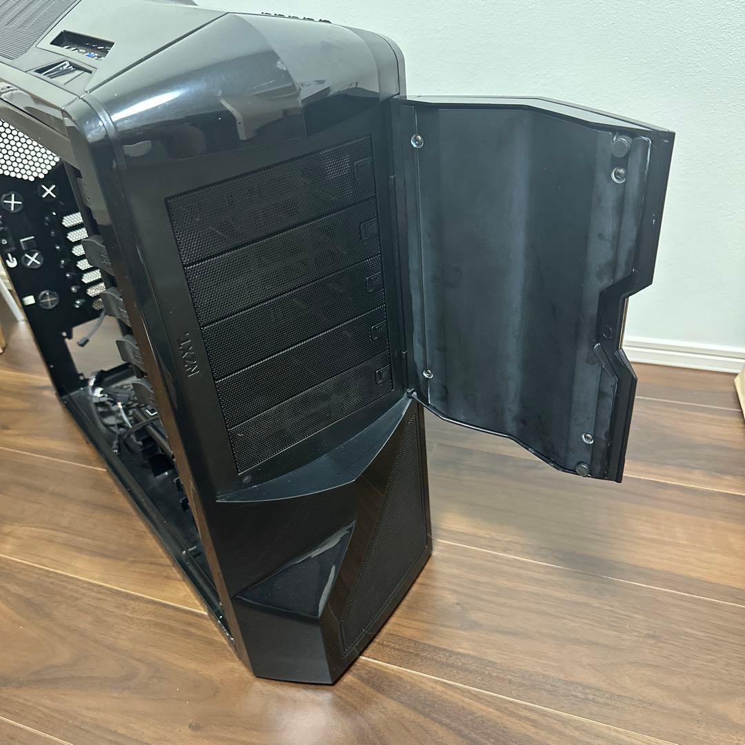 NZXT PHANTOMフルタワーブラック クリアサイドパネル 純正パネル付き