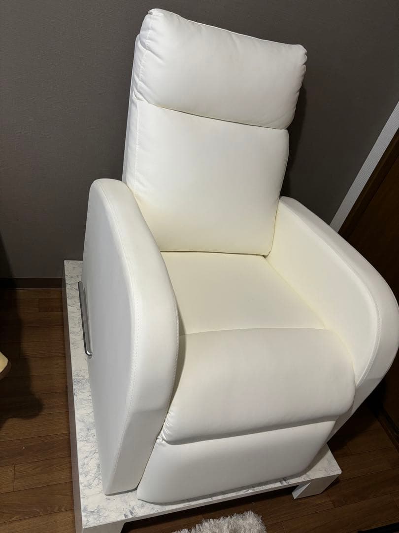 直接取りに来ていただける方のみ。セブンビューティ コンパクトリクライニングチェア