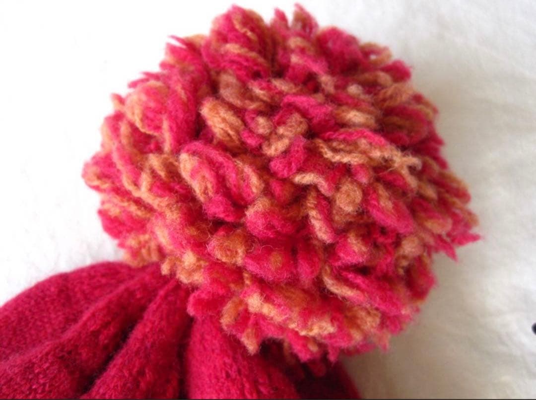 美品　ヴィヴィアンウェストウッド正規品　耳当て付きニット帽　ポンポン