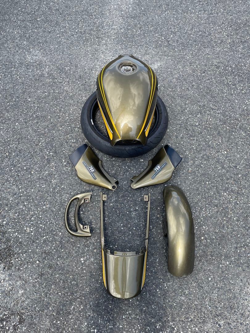 最終値下げ　ゼファー750 タイガー　外装