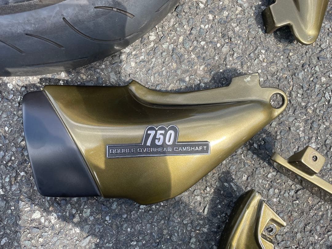 最終値下げ　ゼファー750 タイガー　外装