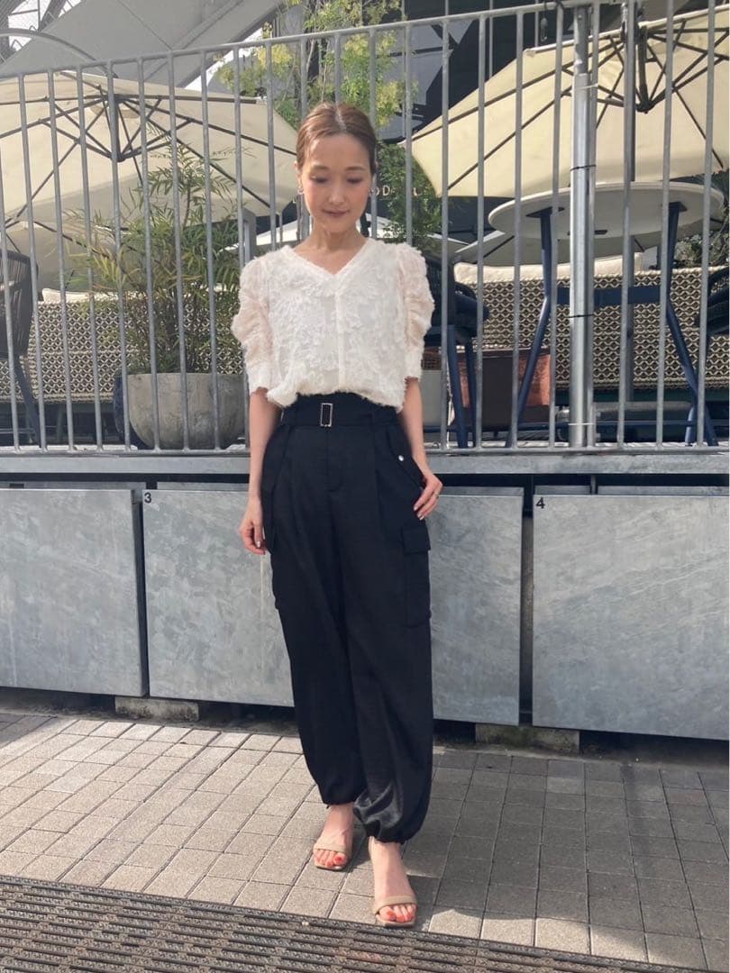 ストラ新品紙タグ付き⭐️洗える❗️泉里香着サテンカーゴパンツ2wayパンツ