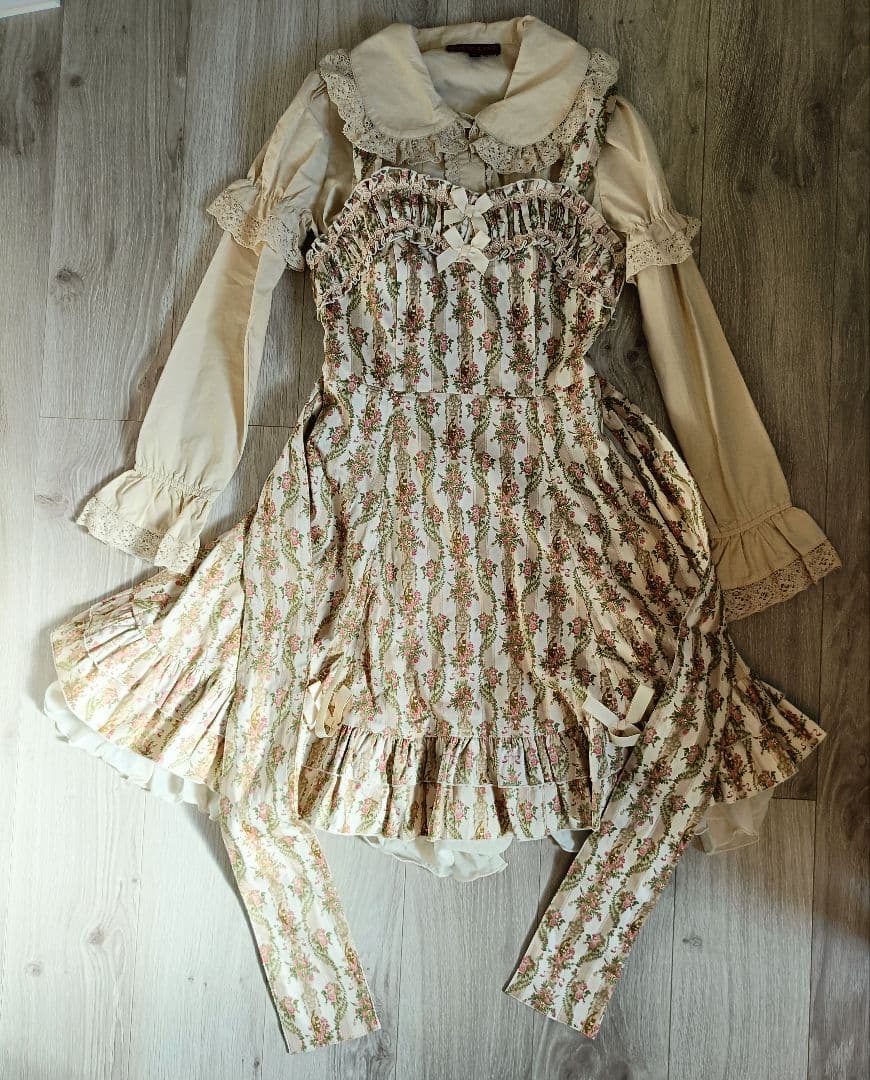 【極美品】BODY LINE ロリィタ 2点セット（ミリタリー＆花柄クラシック）