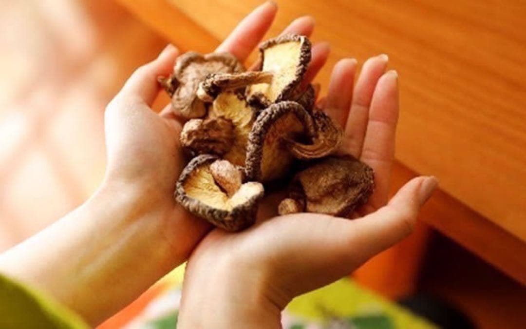 【産地直送】 乾燥椎茸　2kg 業務用　しいたけ　岩手県産　東北の味　お得