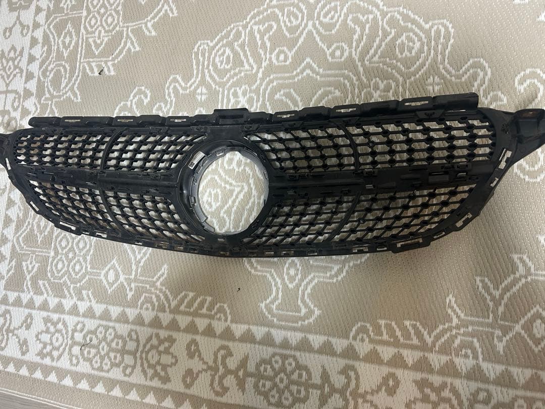 メルセデス・ベンツ w205 後期　純正ダイヤモンドグリル