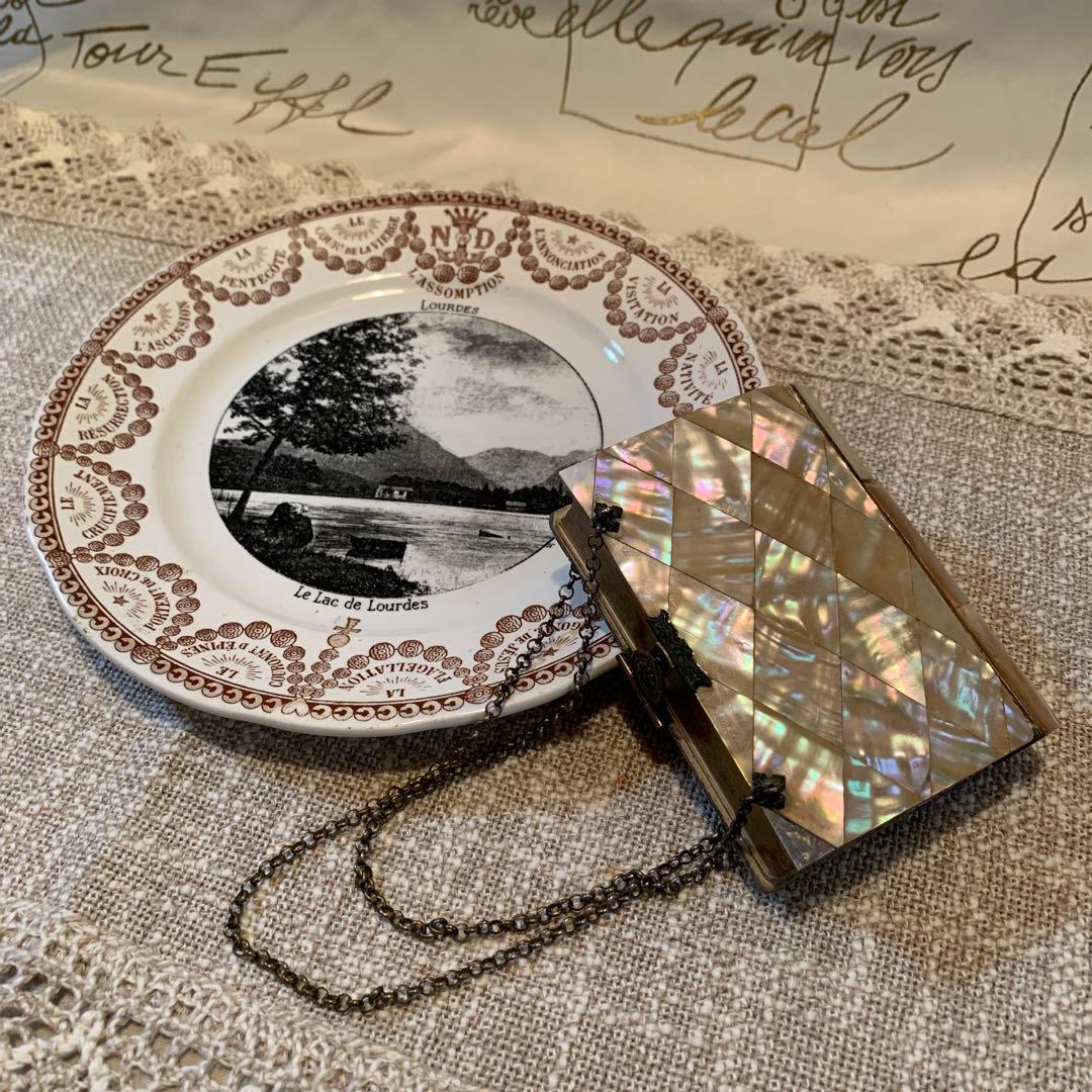 フランス製　アンティーク　レアな鞄型の手で持つ聖書！周りが貝細工で見事です！