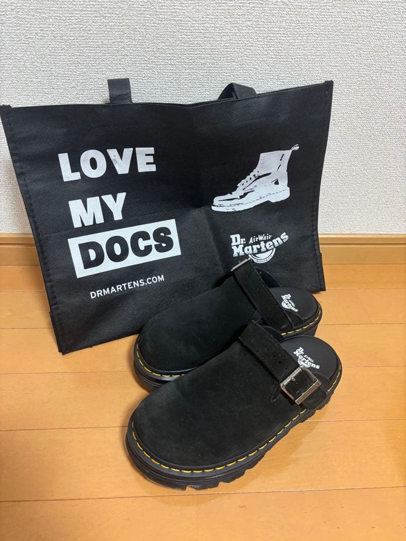 Dr. Martens ブラックサンダル