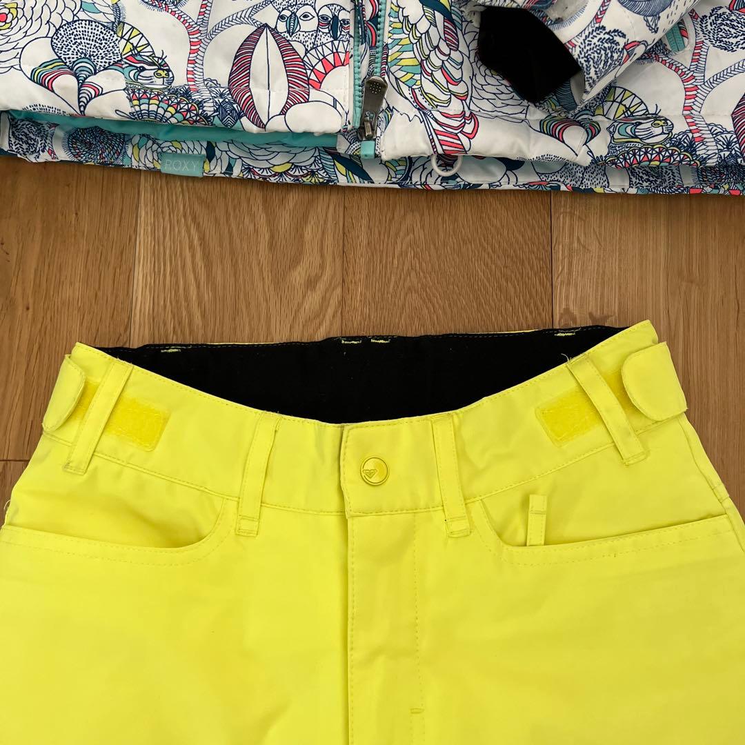 子供用スノーボードウェア ROXY 美品　12L 上下セット　手袋つき