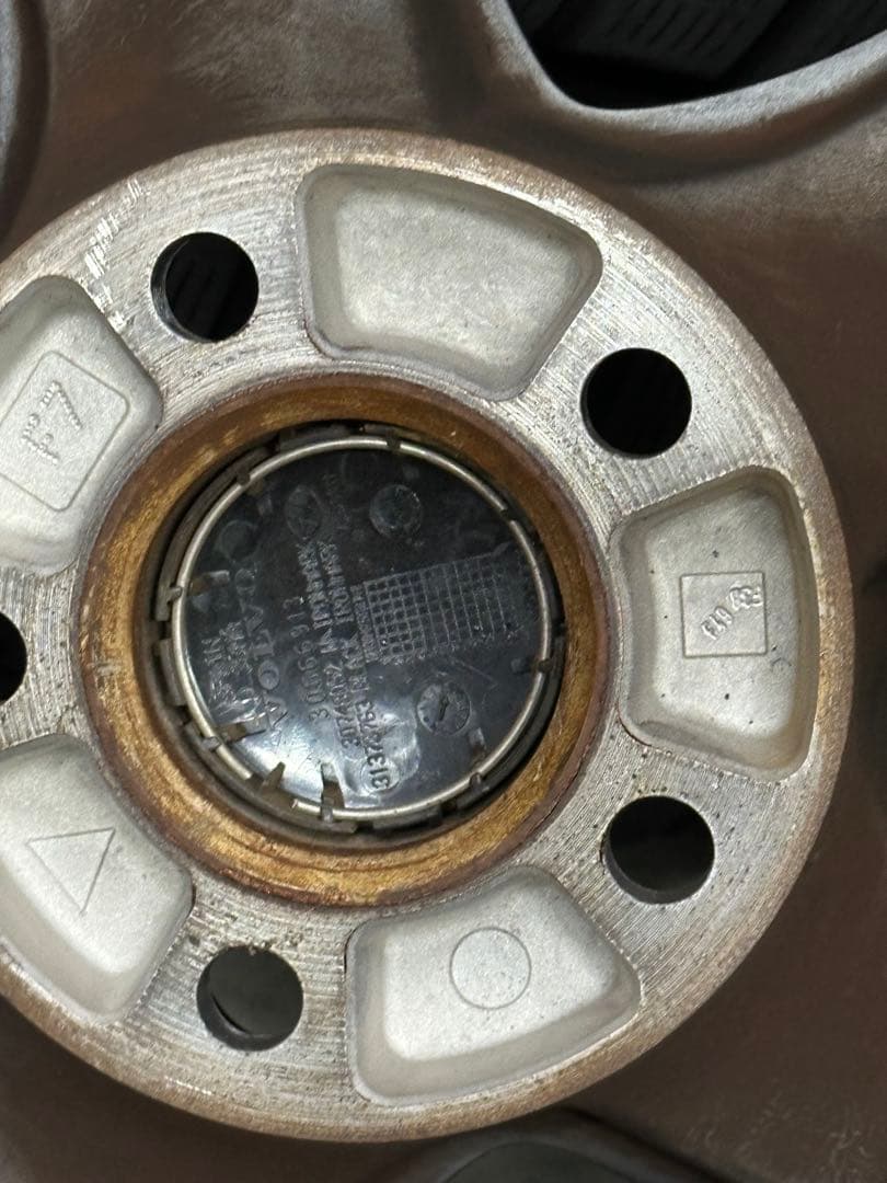 ボルボ V60 純正アルミホイール 18インチ ＋ ヨコハマ 235/40R18