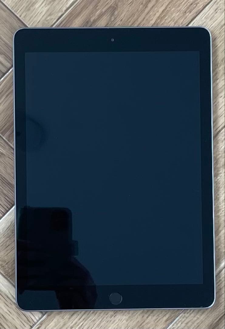 【美品】Apple iPad 本体 シルバー