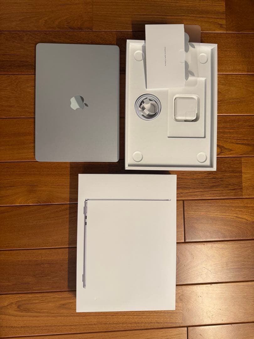 MacBook 13 インチ M2 シルバー