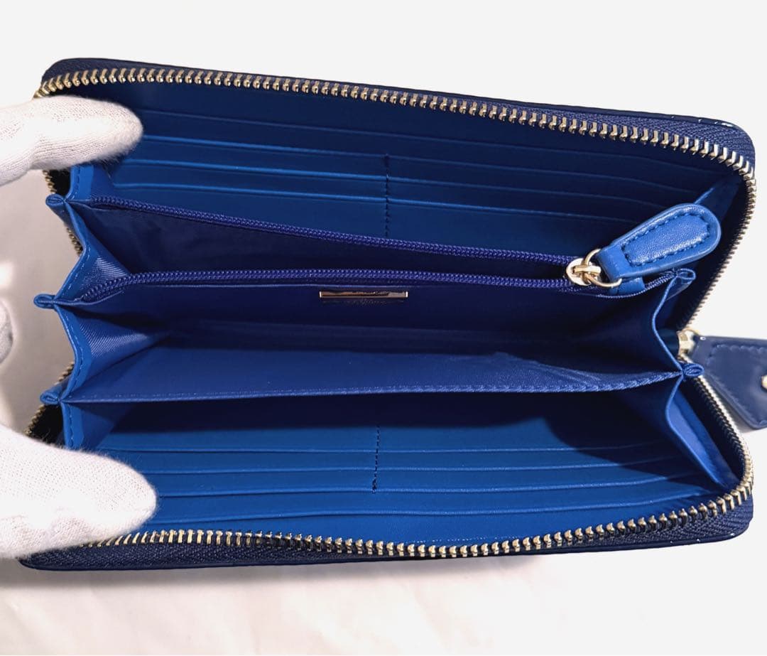 【新品未使用】Vivienne Westwood 長財布 ブルー 大人気