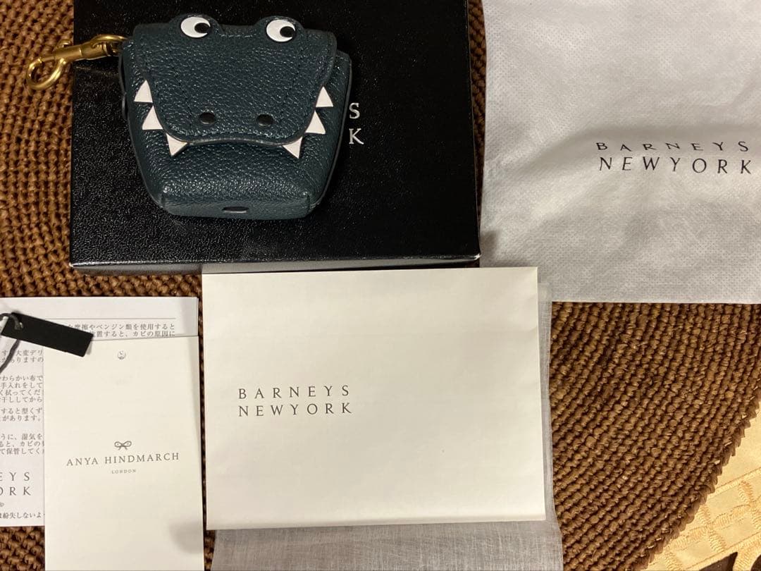 美品アニヤハインドマーチ レザー　イヤフォン　AirPodsケース